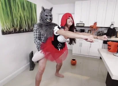 Cô bé quàng khăn đỏ địt nhau tình tứ
