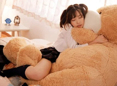 Cơn mưa bất chợt làm mọi thứ trở nên ướt sũng
