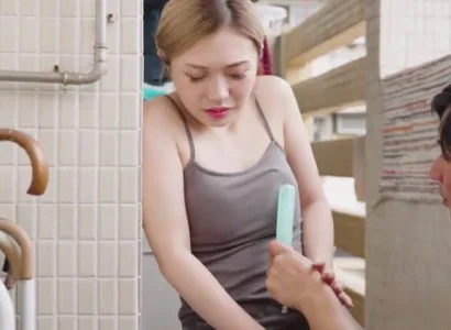 Người vợ trẻ giúp em dâu có bầu