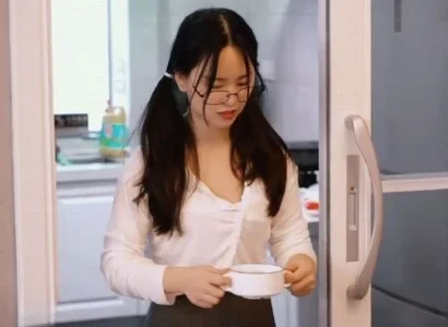 Con gái về quê bị người phụ nữ đã ly hôn hút