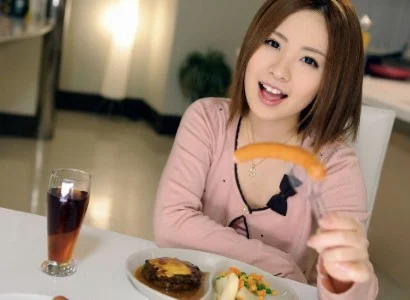Bạn trai ăn tối xong rồi nện em